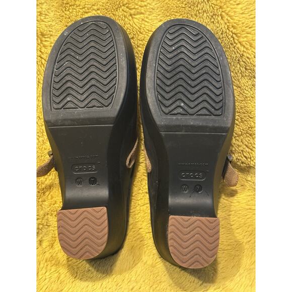 Crocs Woman’s Sz 7W Brown Sarah Clog Heel Dual Mules Suede Leather Strap casual - Picture 8 of 9